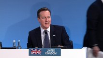 Cameron calls for 'new approach' to Syrian crisis