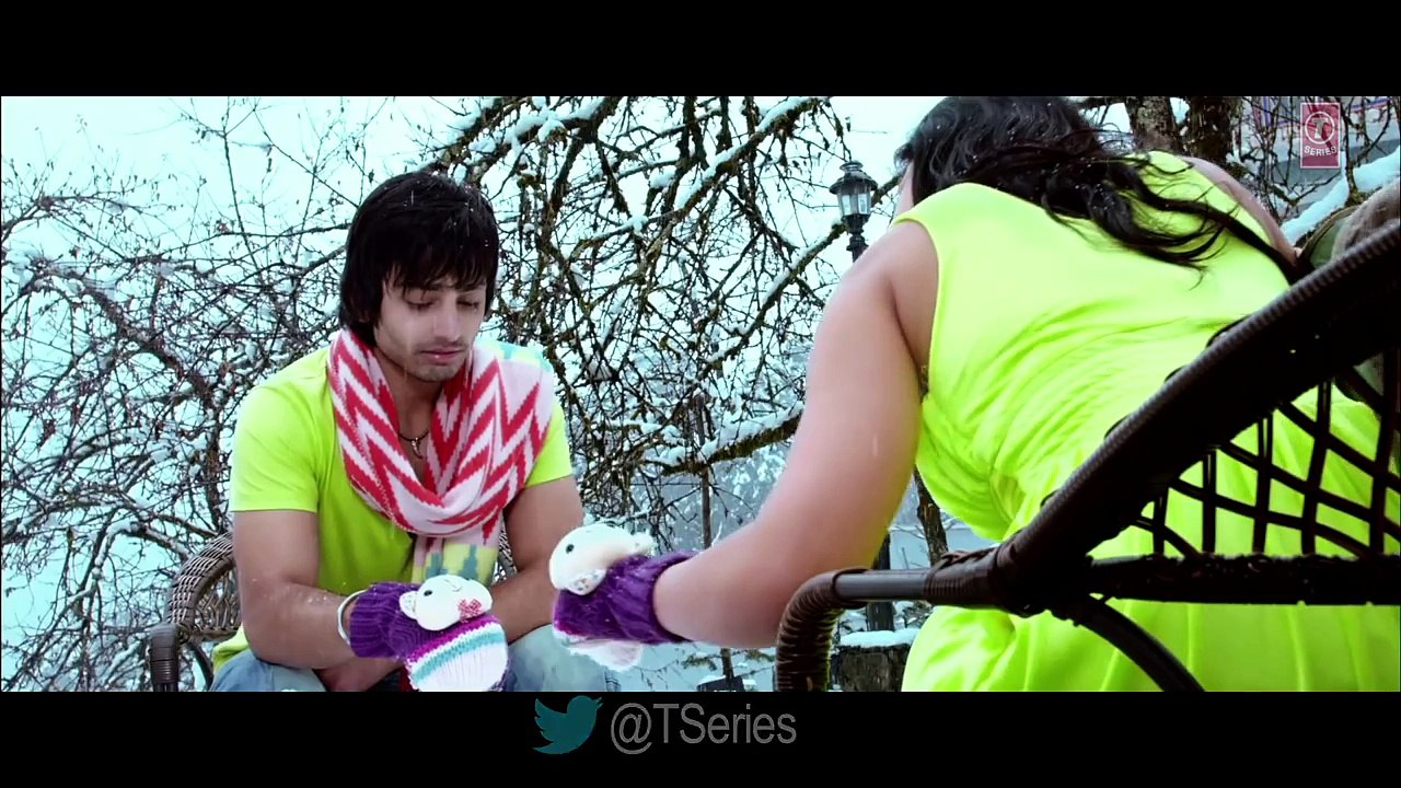 Love Me Thoda Aur Video Song of movie( YAARIAN ) (Asian Entertainment box)