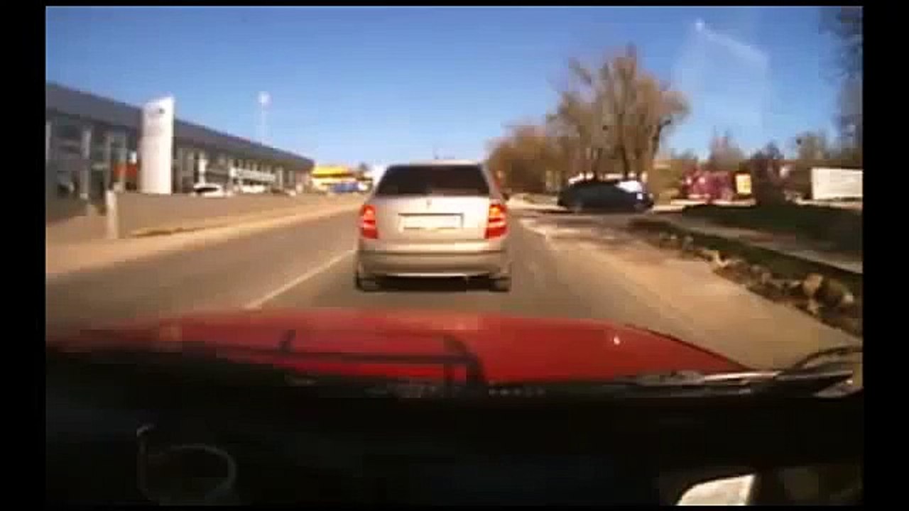 Car Crashes and Flips Over Car Crash Videos