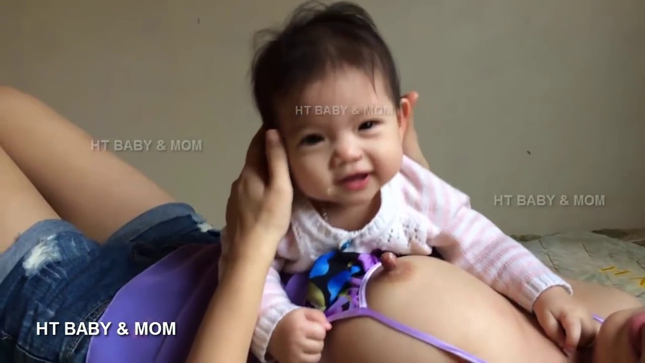 #24. Mommy breastfeeding afternoon before bedtime (January 30) - HT BABY & MOM