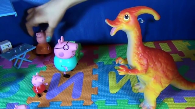 Свинка Пеппа и огромный динозавр. Пеппа с Джорджем и семьей встречают динозавра