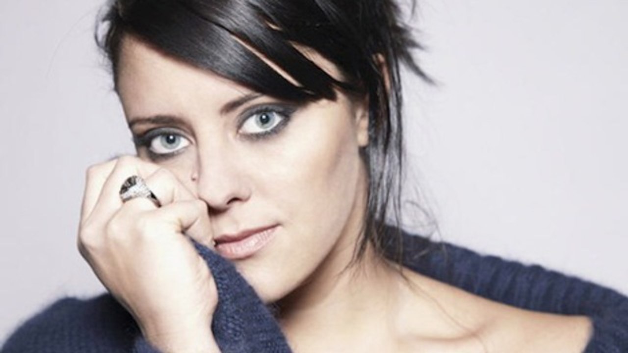 Aurélie Cabrel présente son nouvel album, "A la même Chaîne (video MCE)