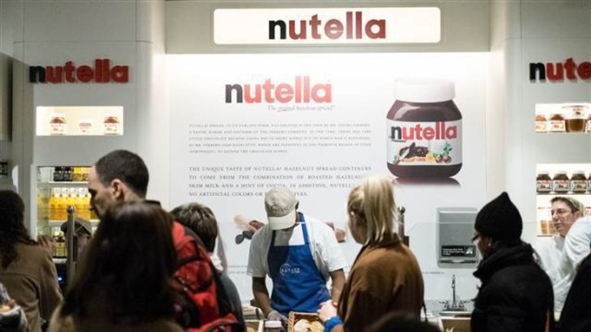 Bar à Nutella : file d'attente géante et bousculades lors de l'ouverture à  New-York - Vidéo Dailymotion