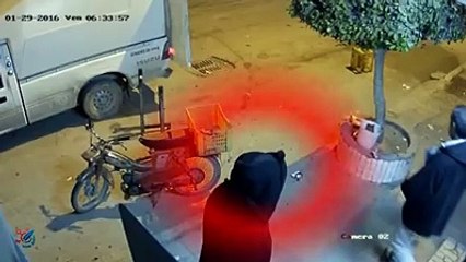 برطاجي وإفضح الكازي هذا السارق مطلوب حياً أو ميتا