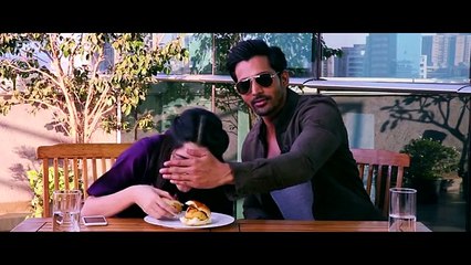 Check the Reaction of Mawra when Harshvardhan was Making Her Eat Indian Food