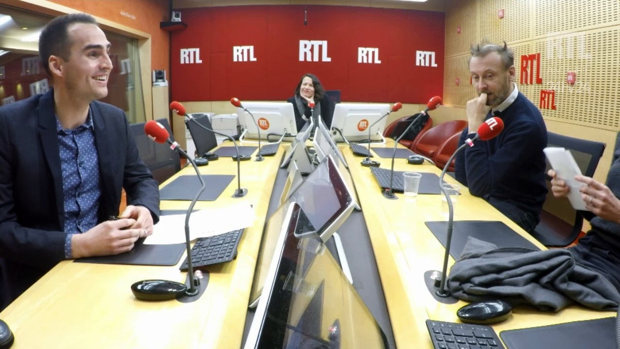 VIDÉO - "Je ne savais pas que je vivais avec un écrivain", déclare Carla Bruni