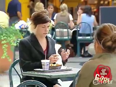 Прикольный розыгрыш в кафе, люди в ШОКе (Супер смешное видео)