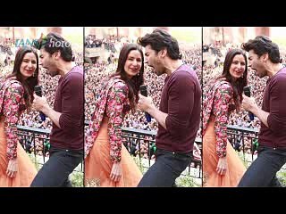 Aditya Katrina Caught Romancing at Amity University