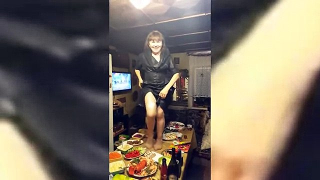 Прикольные танцы на Новый Год Funny Dance for New Year