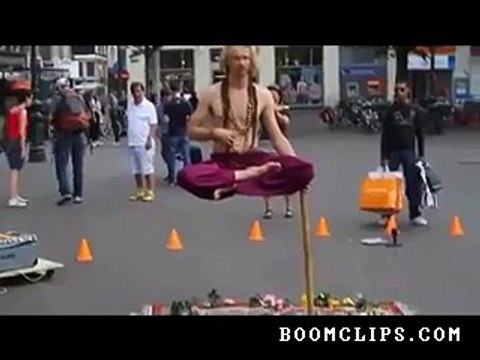 Awesome Street Performer Illusion - BoomClips.com