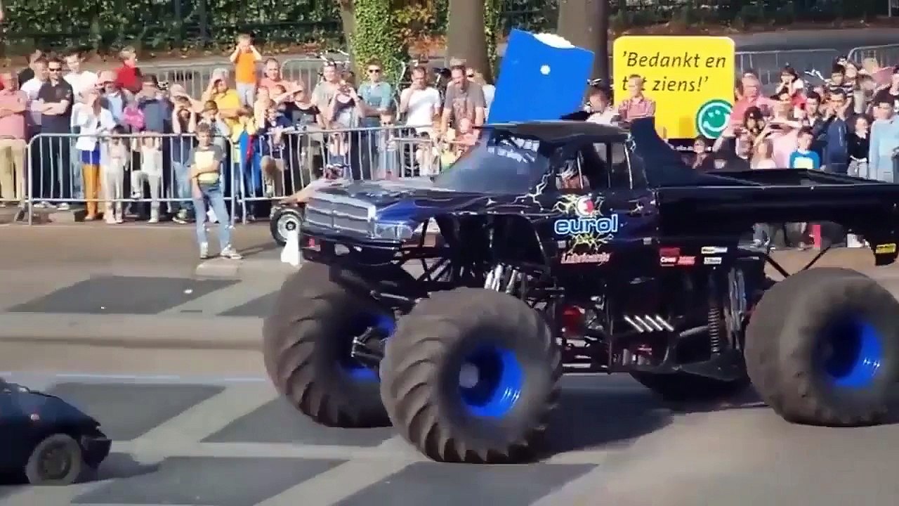 Monster truck accident in Holland