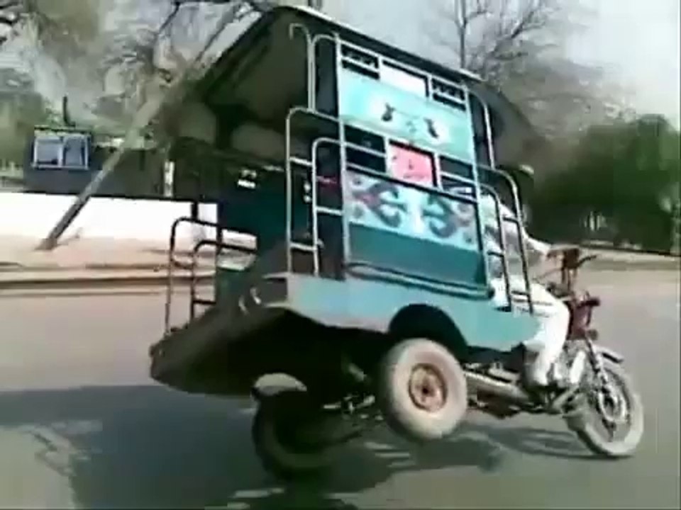 CHINGCHI Riksha one wheeling - hahaha Ab aya Maza