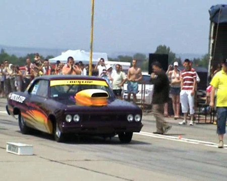 Chevy Nova SS Vs. Chevy Chevelle VTG SS Drag Race