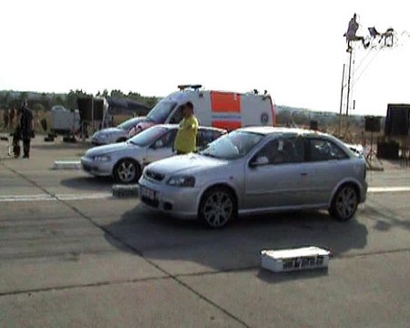 Honda Civic ESI Turbo Vs. Opel Astra OPC Drag Race