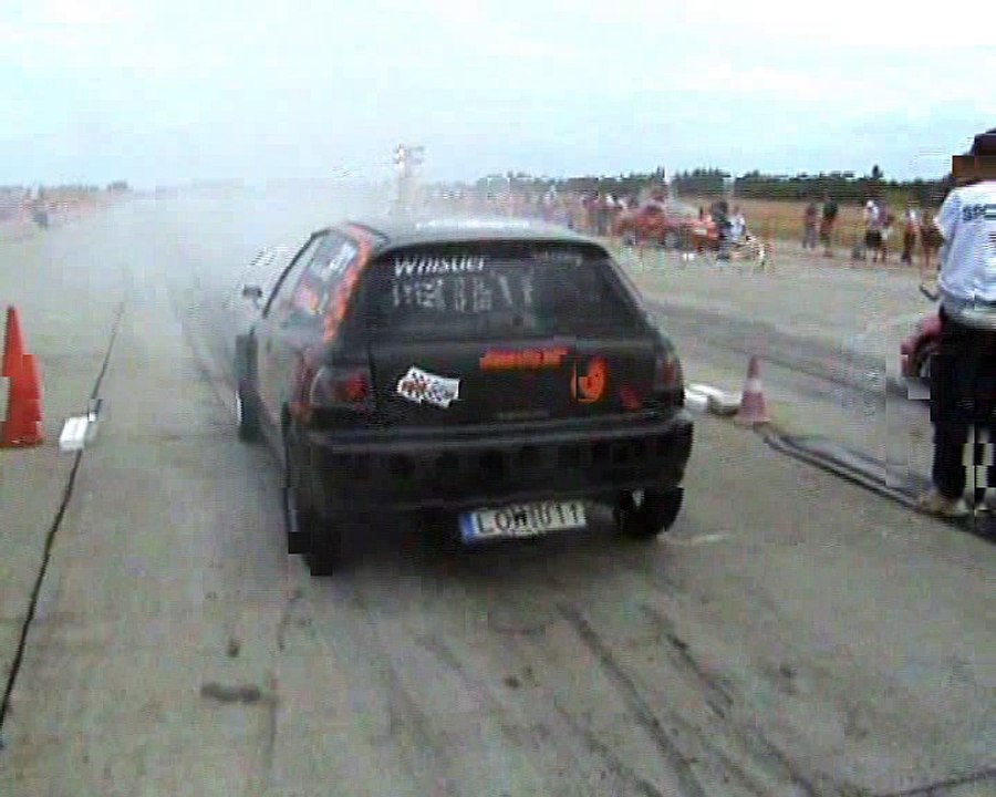 Honda Civic 2.0 Killer Bee Turbo Vs. Honda Civic VTI Drag Race