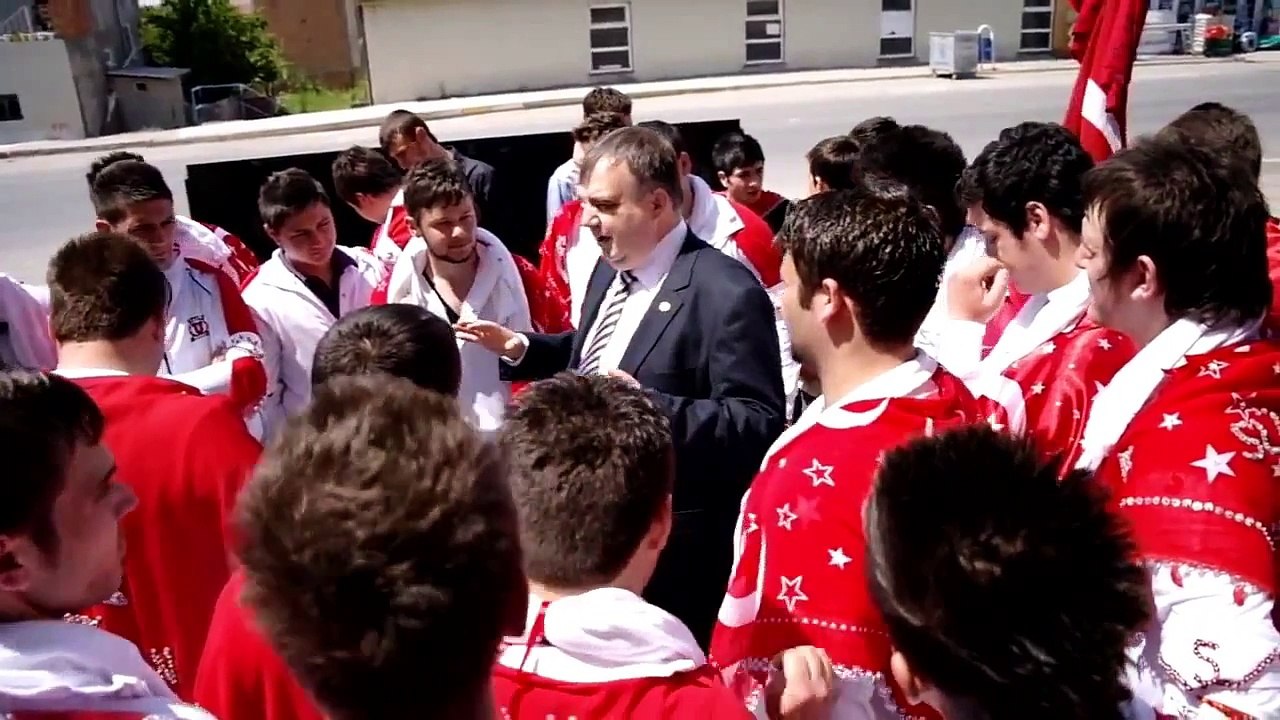 Antalyalı Şair Veli Tez-Oğlum Gidiyor Kışlasına