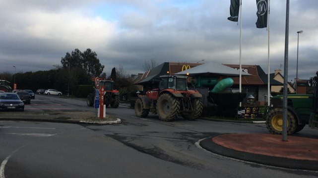 Les agriculteurs contrôlent les rayons chez Carrefour