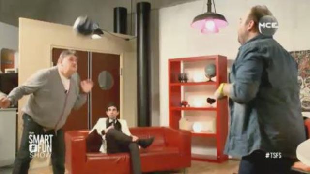 Buzz : Patrice Evra a tort, Pierre Ménès sait jongler (vidéo mce)