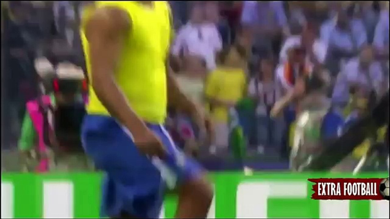 رونالدينهو الساحر - فيديو مهارات فردية خيالية ج...