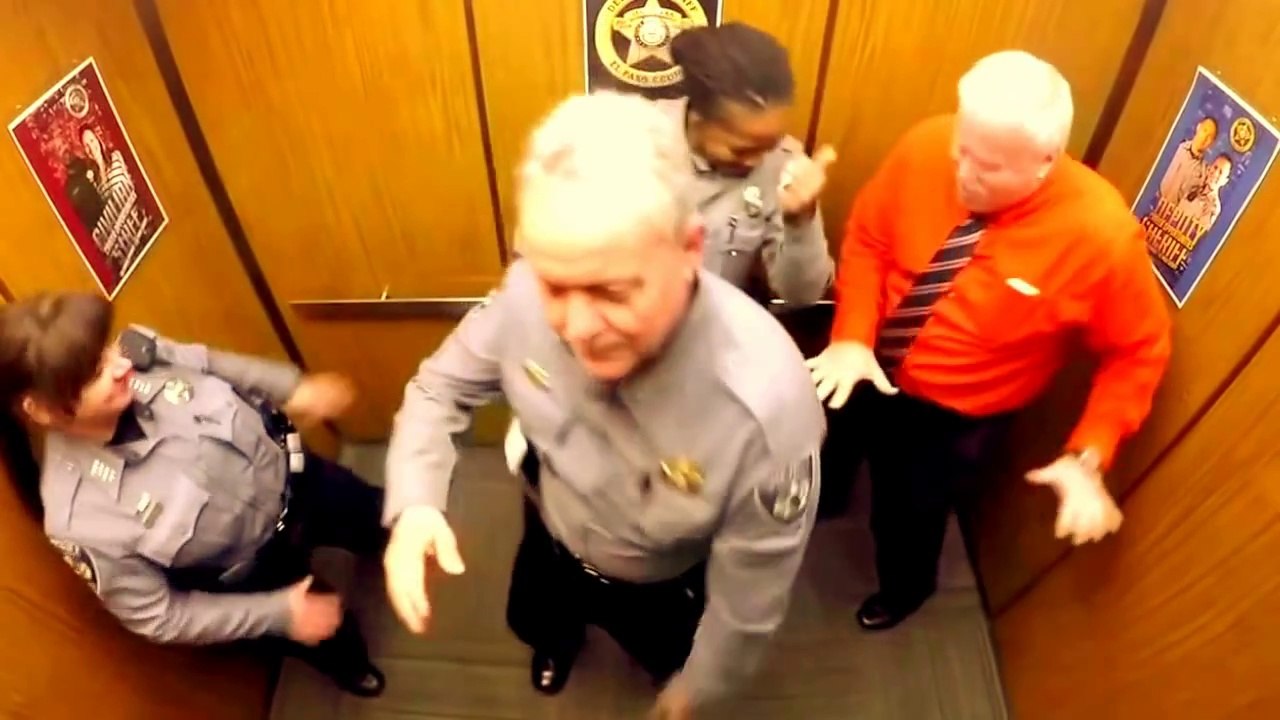Dance Of  Sheriff's Deputy Who Celebrates Retirement by Performing Sneaky 'Whip Nae Nae' Dance With His Colleagues.
