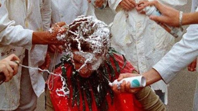 Week-End d'Intégration : des anciens étudiants osent parler de leurs bizutages