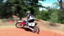 Tombos Incríveis Com Motos & Quedas de Motocross Cassetadas Vídeos Engraçados ★ Motorcycle