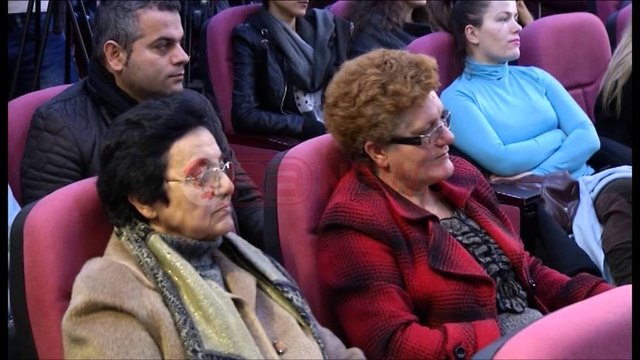 Fituesja e lotarisë Valbona Lleshi, fitoi 1 mln lekë. Në garë 28 mijë pjesëmarrës- Ora News