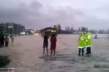 Из пены вынырнул