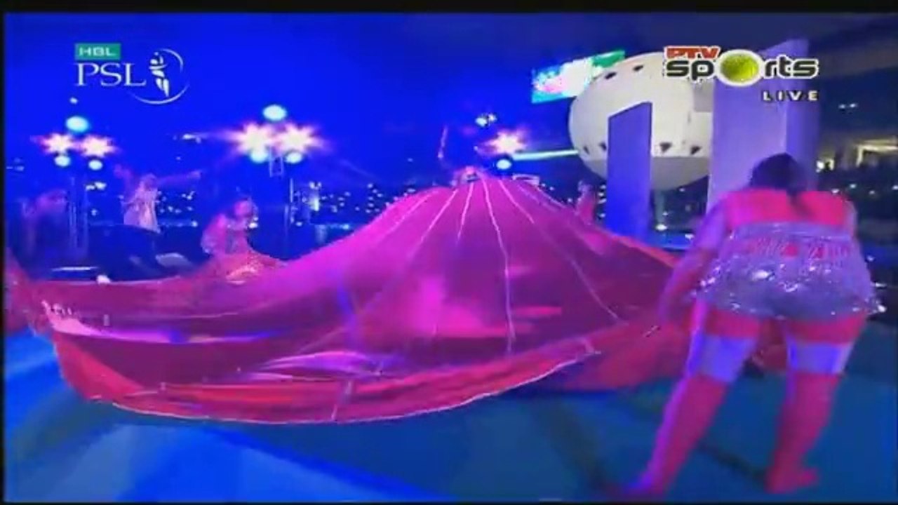 Mohib Mirza & Sanam Saeed Amazing Performance in PSL