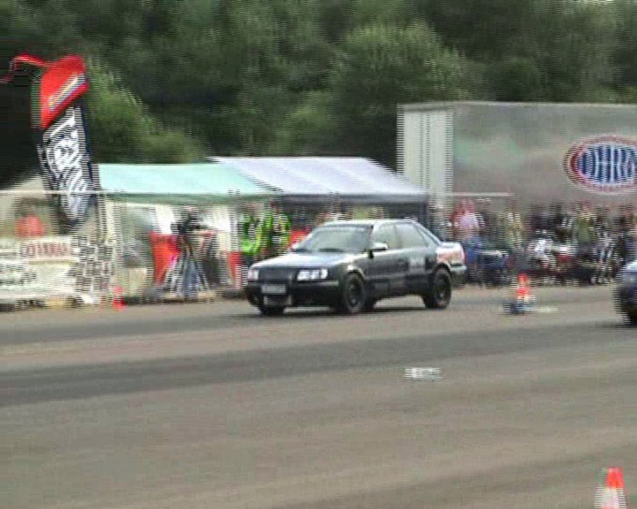 Audi 100 S4 Vs. Nissan Almera Turbo