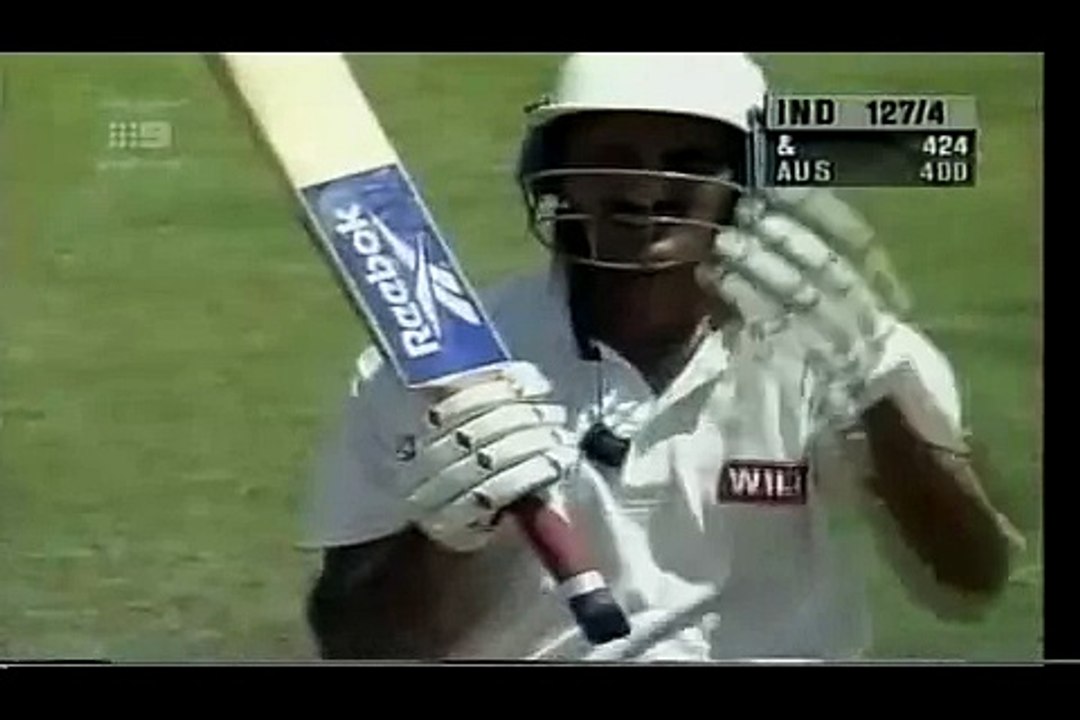 MAGIC REVERSE SWING Mohammad Azharuddin CLEAN BOWLED