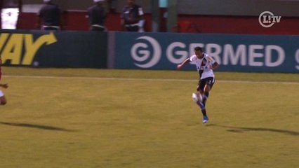 Que matada, fera! Nenê mostra controle incrível com domínio de bola