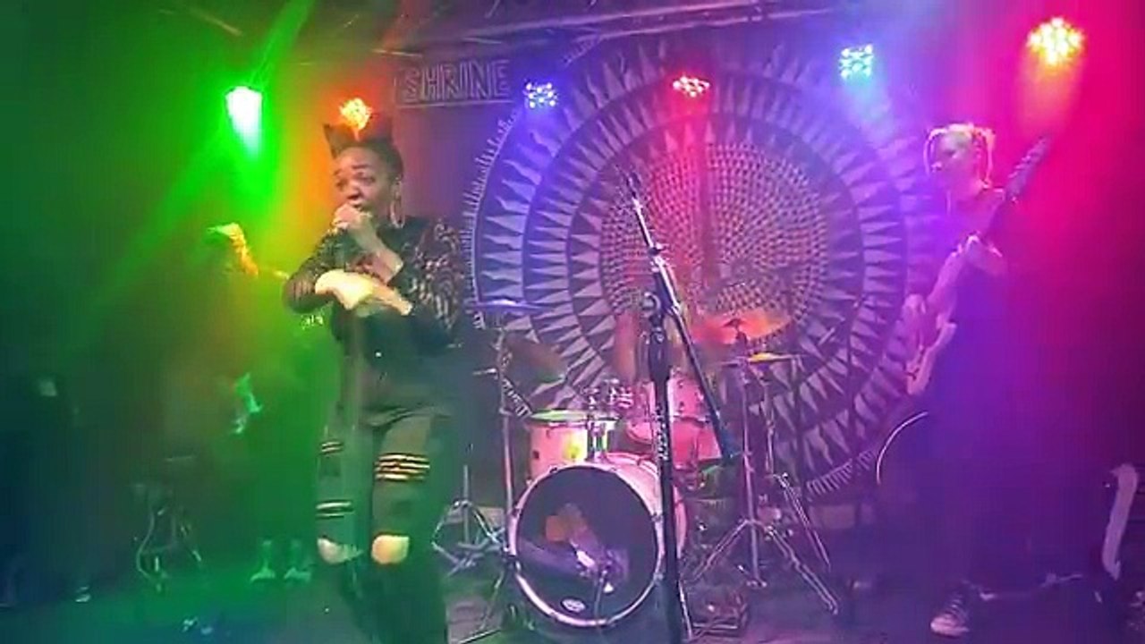 Delure Band @ Shrine World music Performing Remix mashup of Just Cant get enough by black eyed peas (World Music 720p)