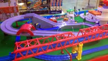 トイザらス 【鉄道模型情景】レイアウト - Takara TOMY Plarail layout at Toysrus タカラトミー プラレール (00047)