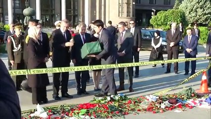 Finlandiya Cumhurbaşkanı ve Erdoğan, patlama yerine karanfil bıraktı