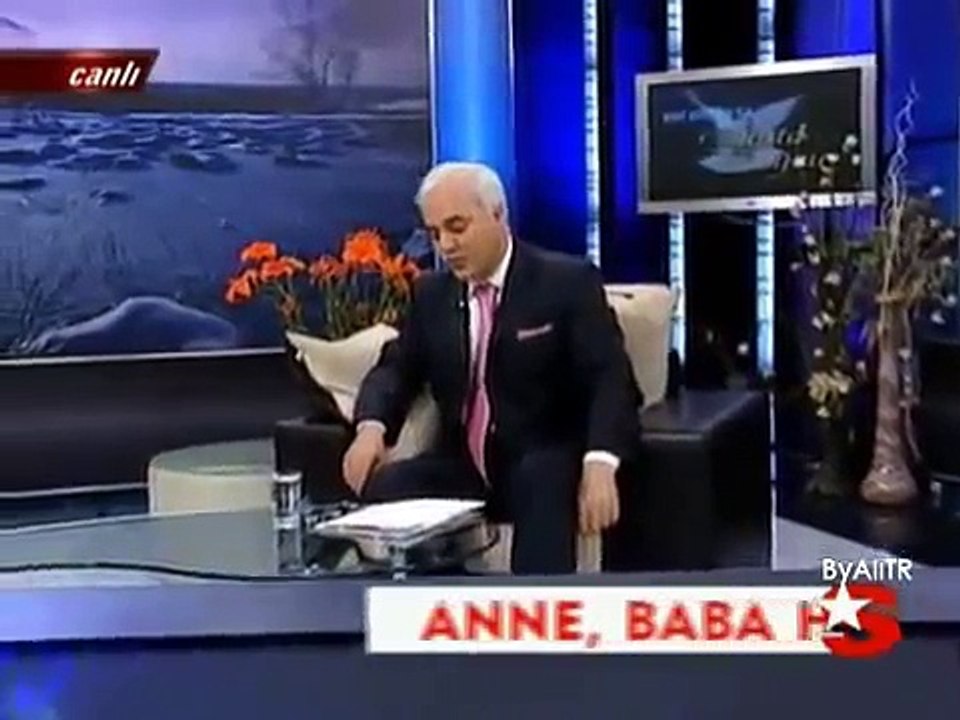 Nihat Hatipoğlu - Annelik ( Dosta Doğru )