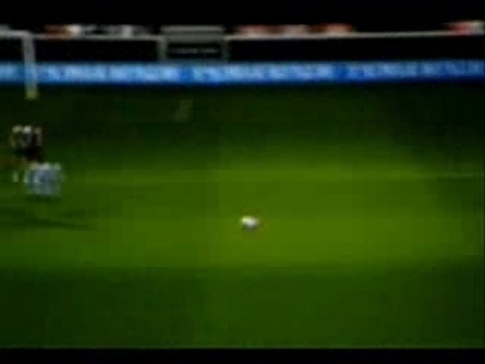 Magnifique Volée 30 mètres Schuster pes6