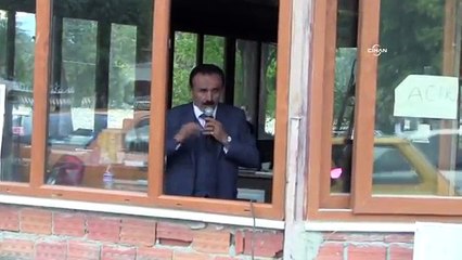 Bağımsız aday büfeden konuştu, kimse dinlemedi