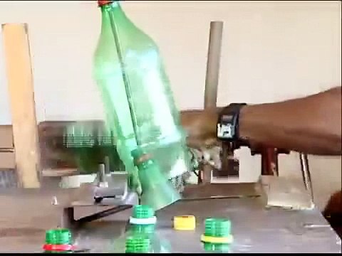 Что можно сделать из пластиковой бутылки. ПЭТ бутылка. Бутылкорез