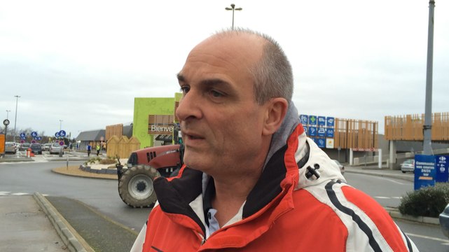 Pourquoi les paysans bloquent Carrefour ?