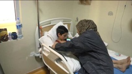 Afgan Çocuk Khurami Ailesiyle Telefonda Görüştü