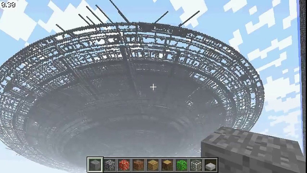 Building Megaobjects in Minecraft