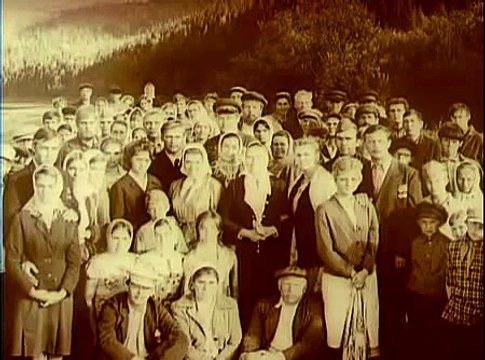 Песня из кф Тени исчезают в полдень Гляжу в озера синие