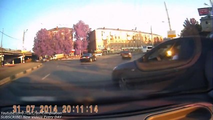 Безумные и курьёзные аварии авто. Подборка Август 2014 #6