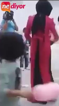 Turkish Girl Dance Kız fena dans ediyor Mutlaka izle