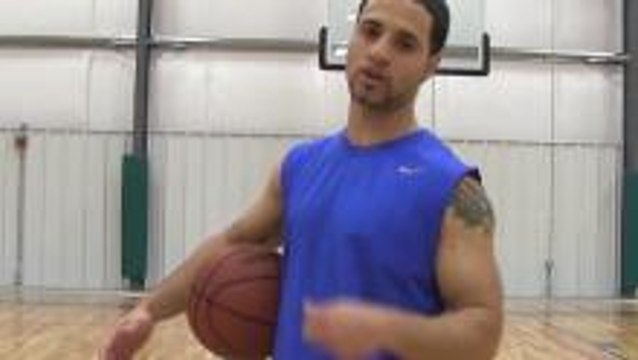 How To: Derrick Rose Sick Crossover Move