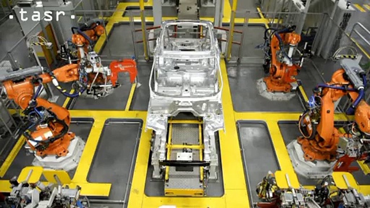 R. Fico: Automobilka Jaguar Land Rover by mala mať dostatok kvalifikovanej sily