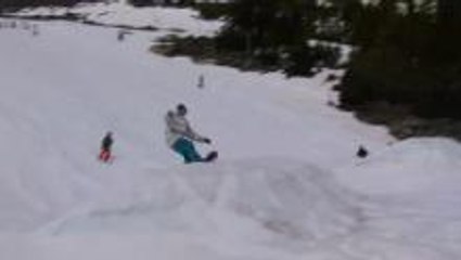 How To 180 Jump On A Snowboard (Goofy)
