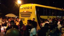 Ônibus ficam presos durante passagem do Chama o Síndico na Afonso Pena
