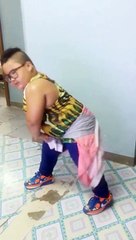 Un enfant se lâche complètement sur une chanson de Justin Bieber